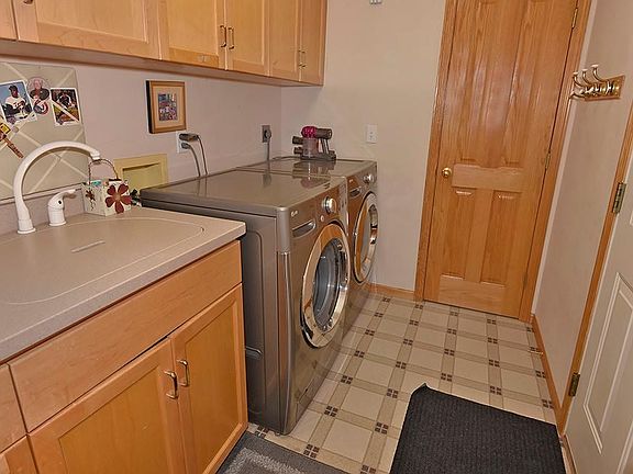5th image of 1765 Denmark Pl NE