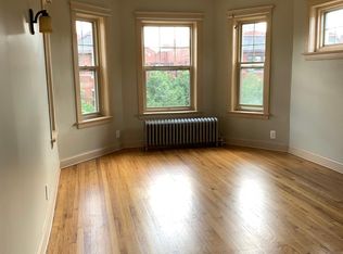 828 W Sunnyside Ave APT 3W, Chicago, IL 60640