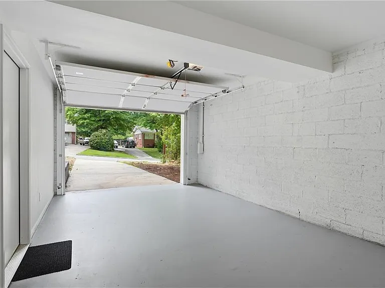 3270 Belfort Rd SE — Photo 32