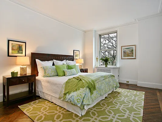 Sold by Sotheby's International Realty | media 39