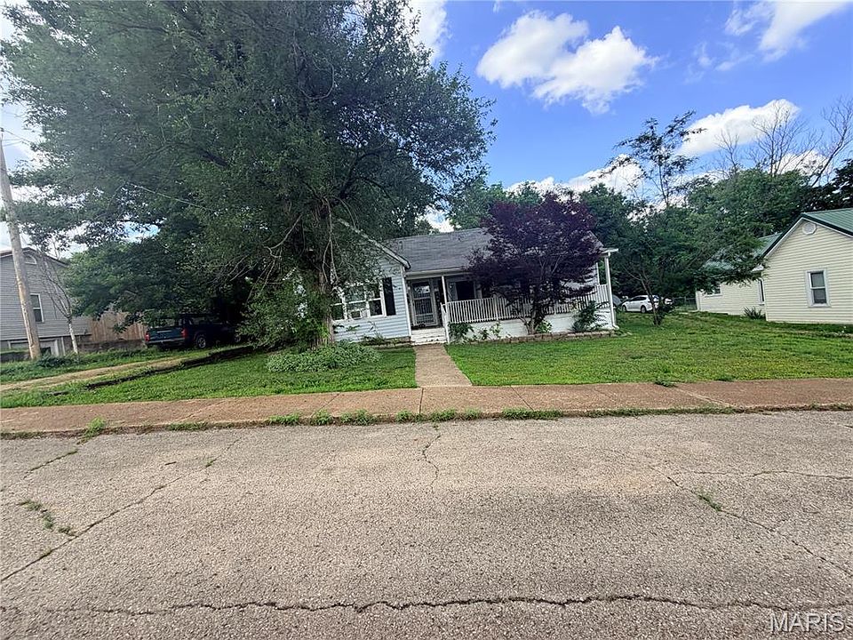 2nd image of 120 Glendale St