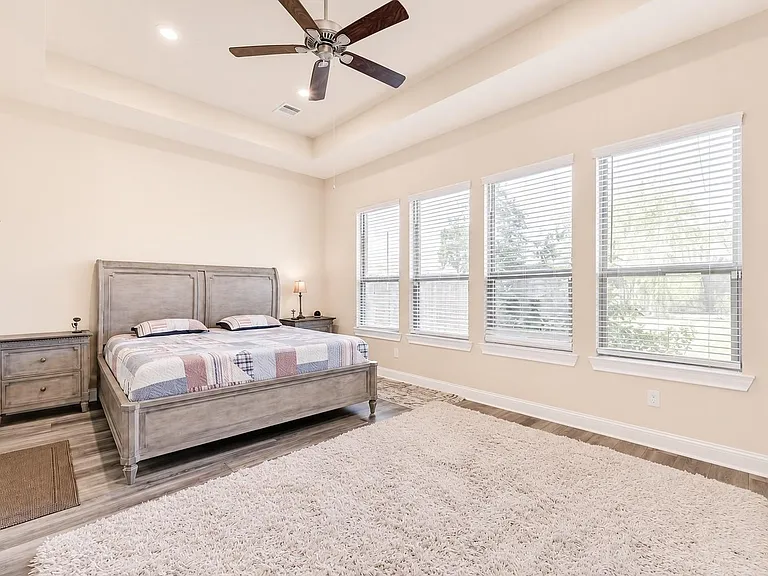 4221 Davis Oak Dr — Photo 13