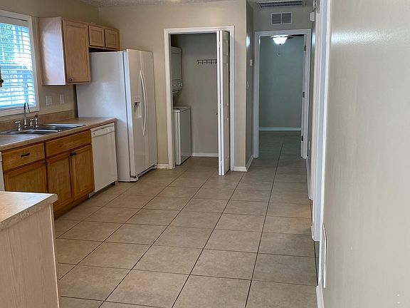 3rd image of 254 Leawood Cir