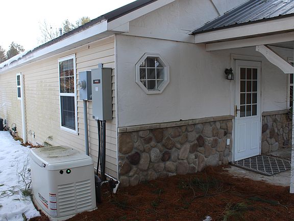 2nd image of 1132 N Meadowbrook Rd