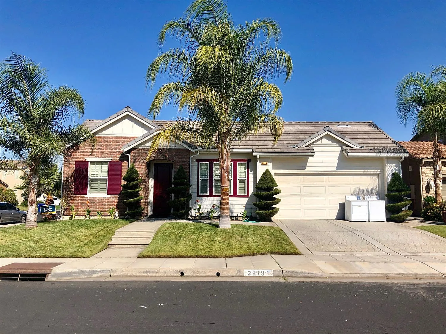 3219 Poe Ave photo 1
