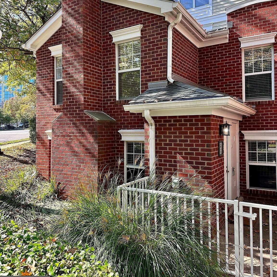 1625 International Dr TOWNHOUSE, Mclean, VA 22102 MLS VAFX2151966