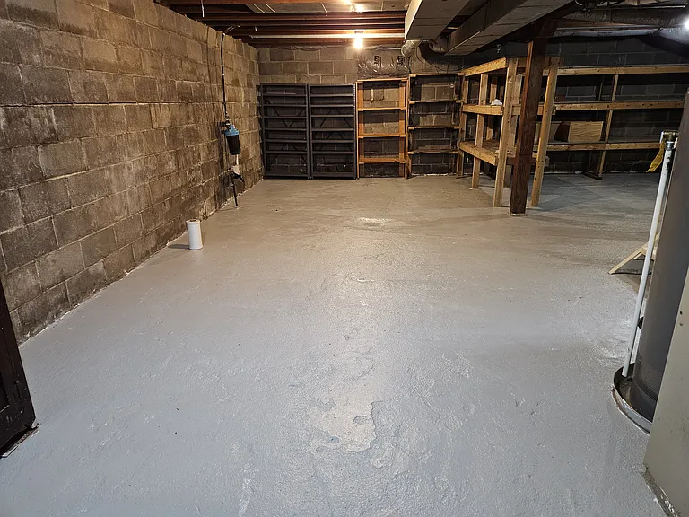 136 Charles Ave — Photo 9