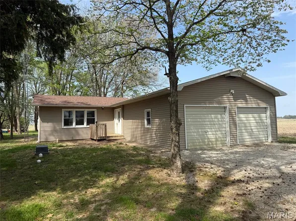1425 N Carlyle Rd, Vandalia, IL 62471