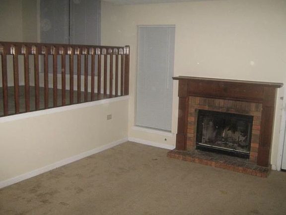3rd image of 6643 Eastbriar Dr