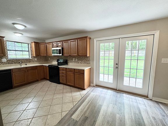 3rd image of 120 Palmetto Dr