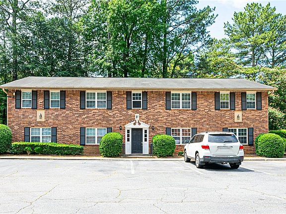 2nd image of 3665 Chestnut Dr APT F2