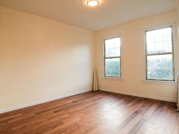 Master bedroom pic 2