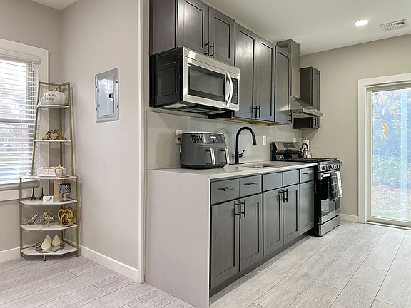 5th image of 693-695 Kearny Ave Floor 1