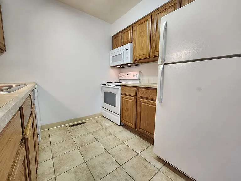 1155 S Saint Vrain Ave #B3U6 — Photo 12