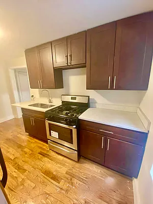 Rented by Zjama Realty Corp | media 16