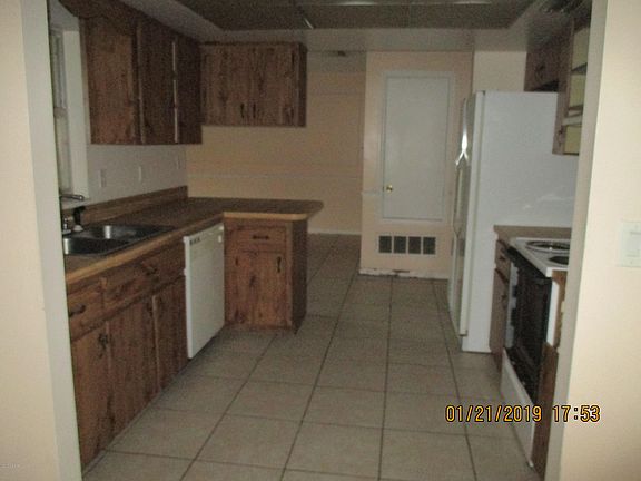 4th image of 4 Lakeview Cir