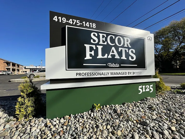 Secor Flats — Photo 26
