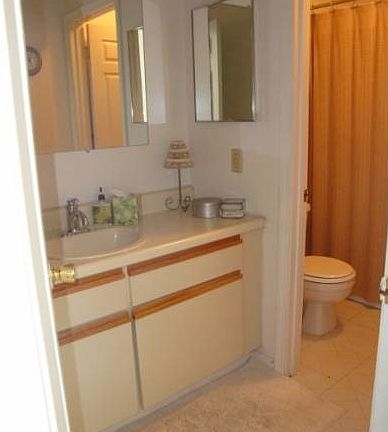 full bath on 2nd flr