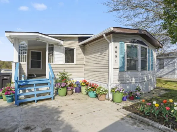 6648 Millstone Dr SE, Caledonia, MI 49316