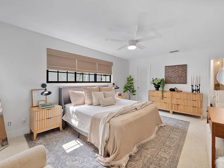4208 Monroe St — Photo 14