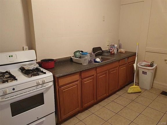 4th image of 1401 S Avenue & Rockland Ave