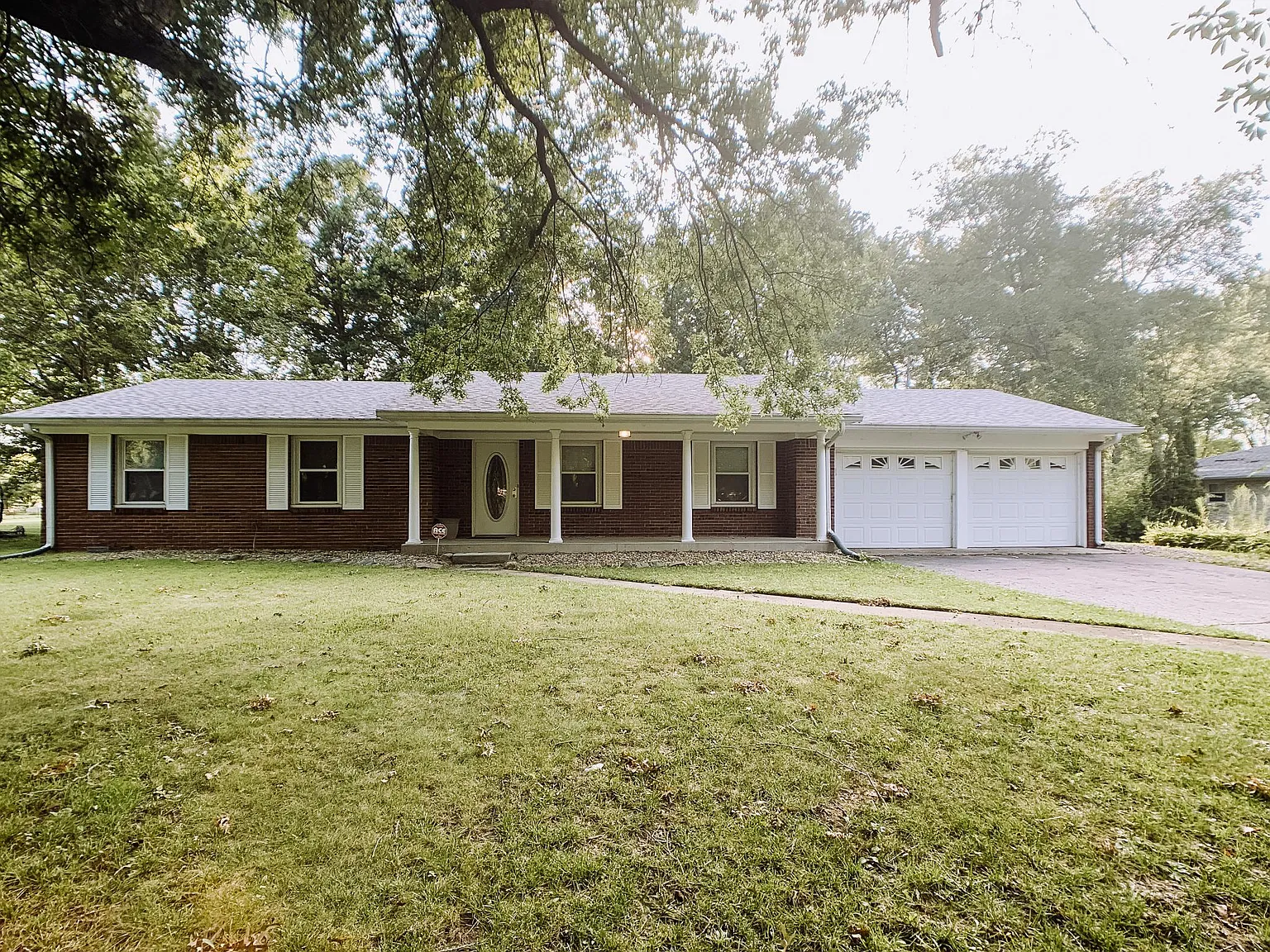 390 Shadow Hill Dr photo 1