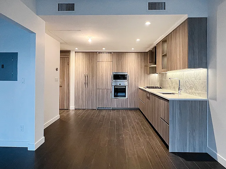 4720 Lougheed Hwy #608 — Photo 6