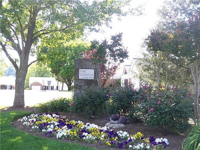 1st image of 512 Loyola Dr