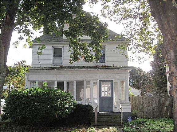2nd image of 2801 Plum St