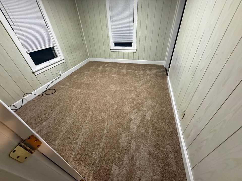 1st image of 115 Carolyn Way