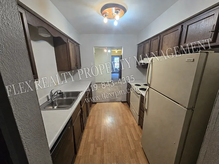 3353 W Laskey Rd — Photo 5