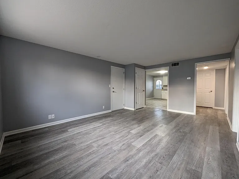 223 Carson St #2 — Photo 11