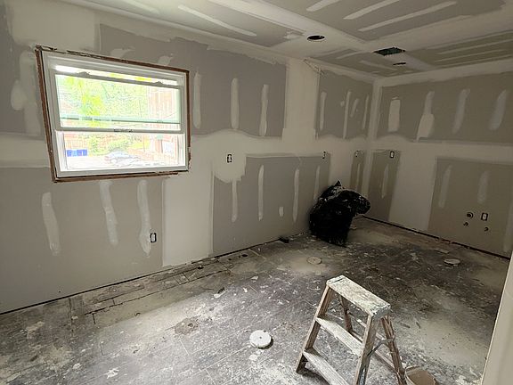 3rd image of 208 Stone Ave #1