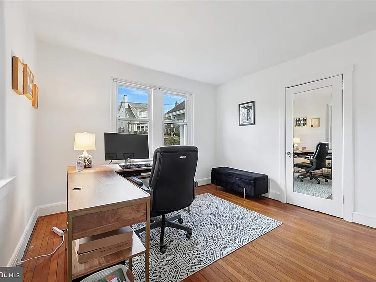 232 Forrest Ave — Photo 3