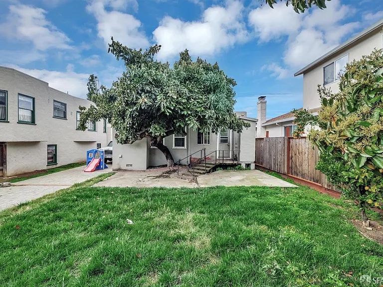 609 S Delaware St — Photo 22