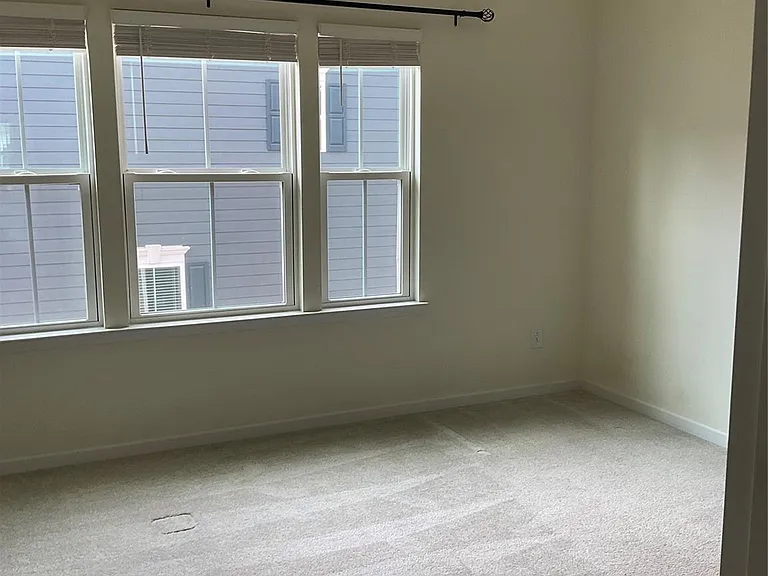 6222 Cleburne Ct — Photo 11
