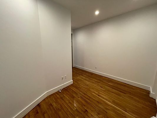 4th image of 300 W 112th St APT Llb