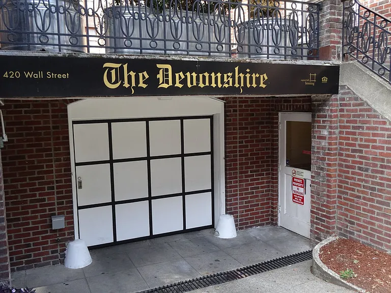 Devonshire — Photo 3