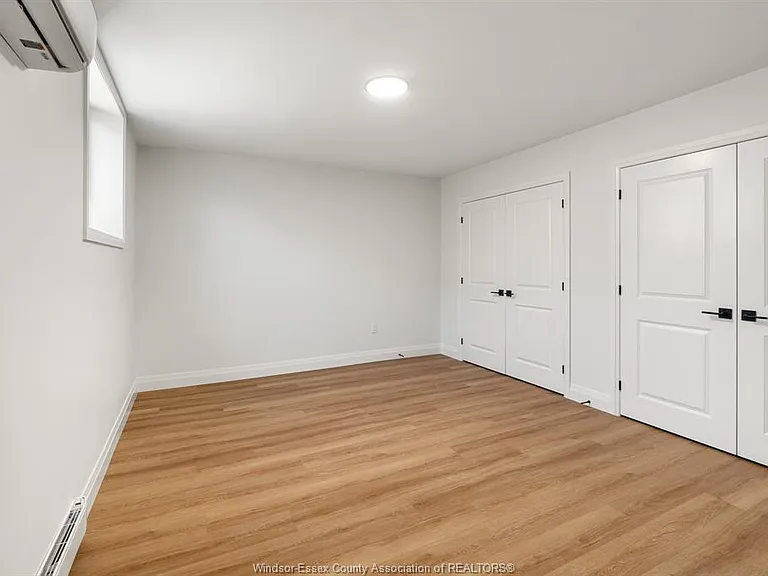 160 McLellan Ave #B — Photo 16