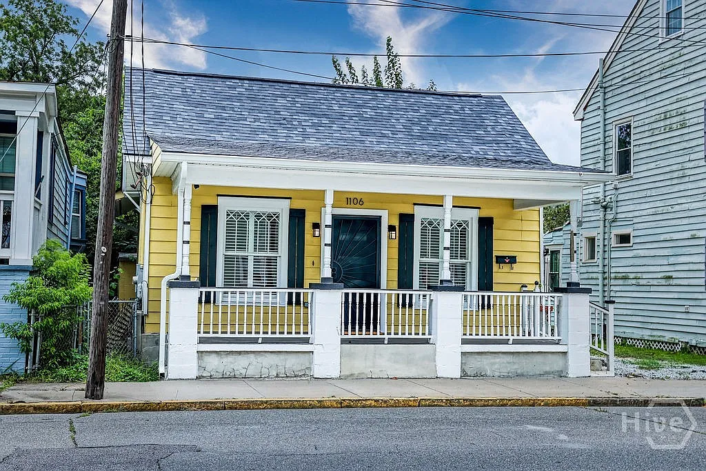3 bed, 2.0 bath, 839 sqft, $3,500 — Photo 2