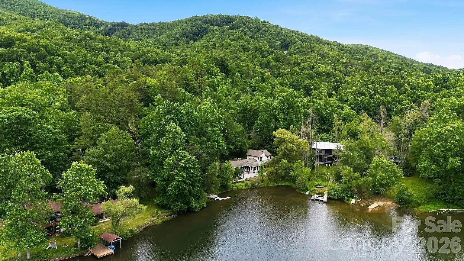 5 bed, 3507 sqft, $4,700 — Photo 3