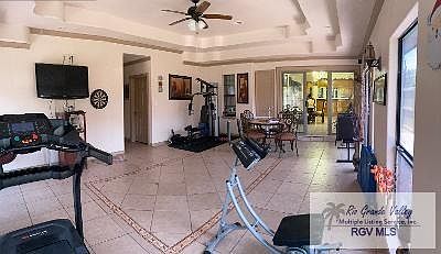 3rd image of 945 Fruitdale Dr