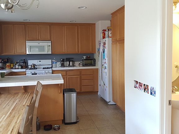 5th image of 270 Valley Station Cir