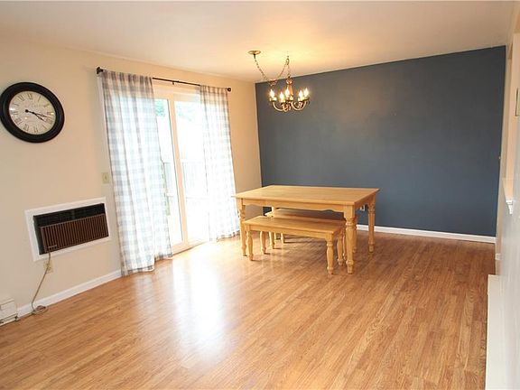 3rd image of 21 Arbor Ct