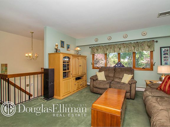 4th image of 218 N Richmond Ave