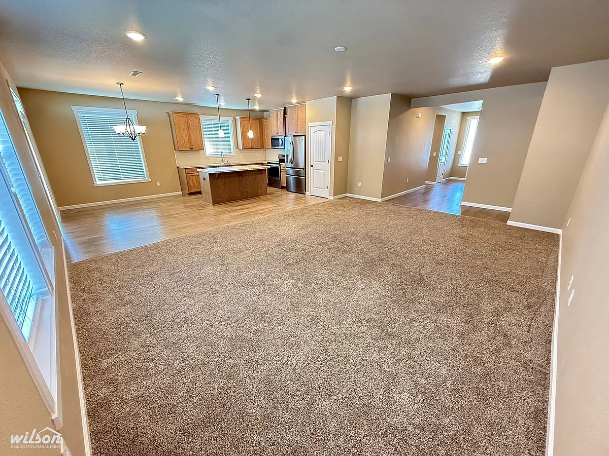 Building Photo - 2101 Amber Loop