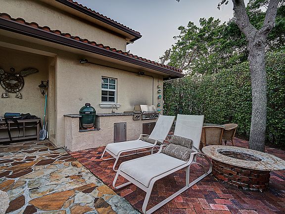 5th image of 1591 SW 21st Ln
