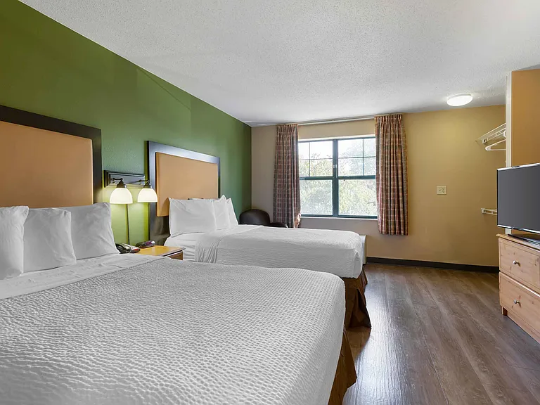 Studio Suite - 2 Full Beds