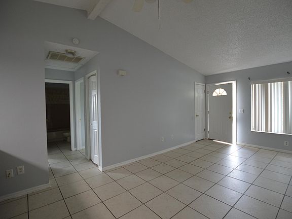 4th image of 7949 Pinehurst Dr