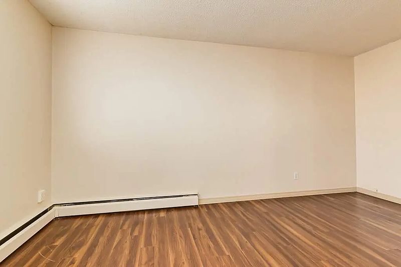 Edmonton Apartment for rent - 2 Bedrooms — photo 13